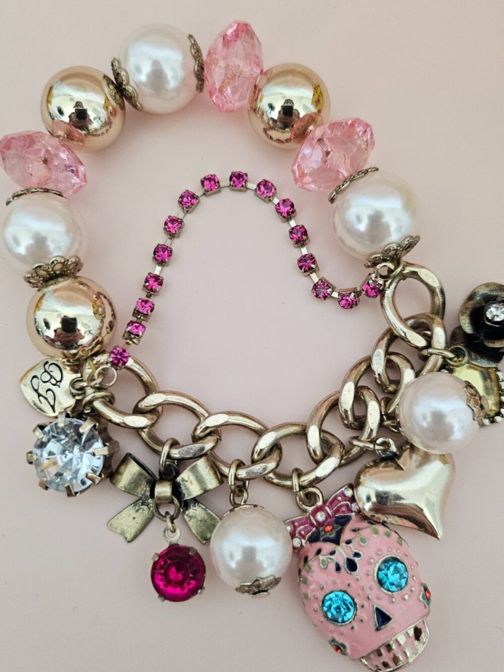 Betsey Johnson Pink Skull Charm Bracelet Pearl Crystal Antique Gold Tone - Picture 2 of 3